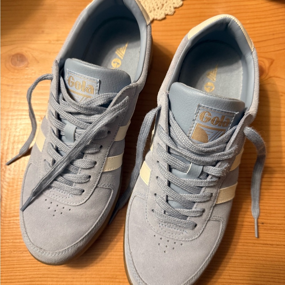 Gola Pale Blue Suede Low-Top Sneakers with Cream Stripes